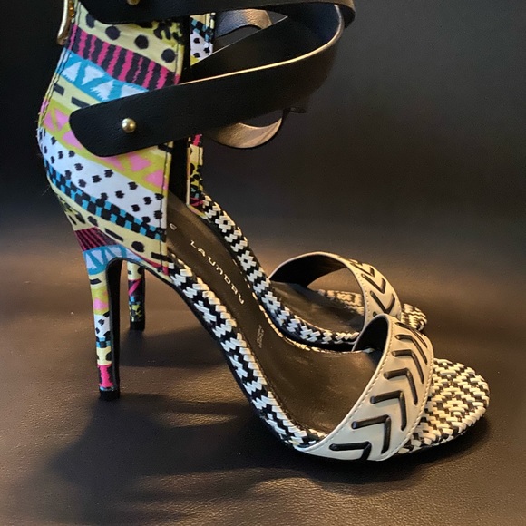 Chinese Laundry Levita Heels - Picture 4 of 5